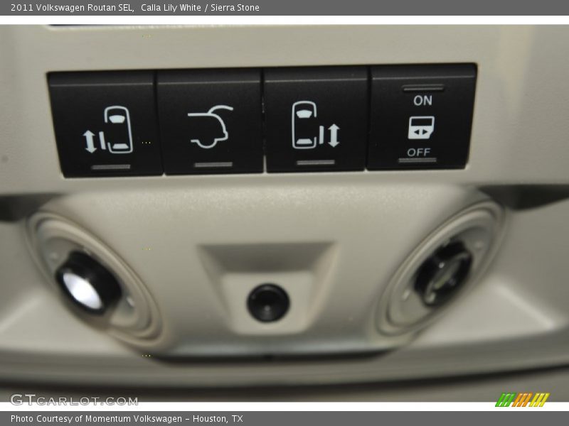 Calla Lily White / Sierra Stone 2011 Volkswagen Routan SEL