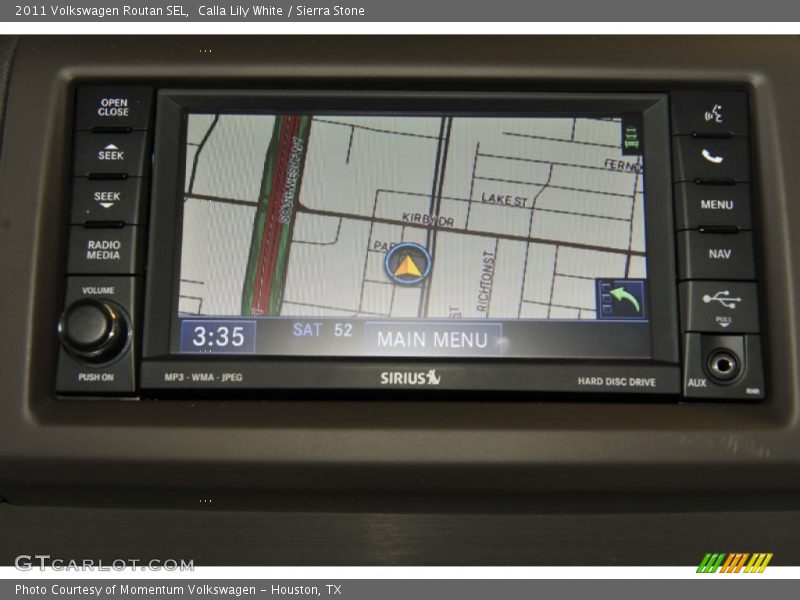 Navigation of 2011 Routan SEL