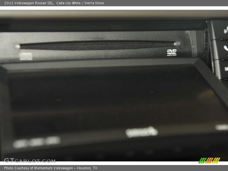 Calla Lily White / Sierra Stone 2011 Volkswagen Routan SEL
