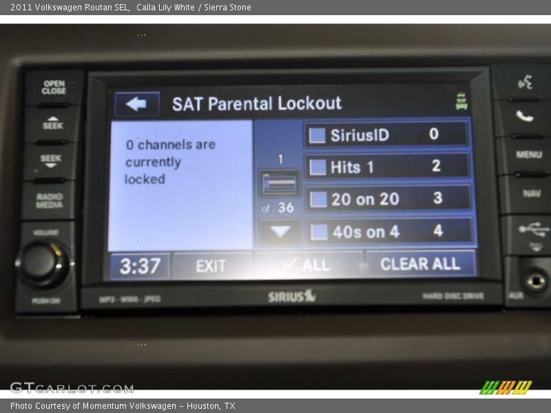 Calla Lily White / Sierra Stone 2011 Volkswagen Routan SEL