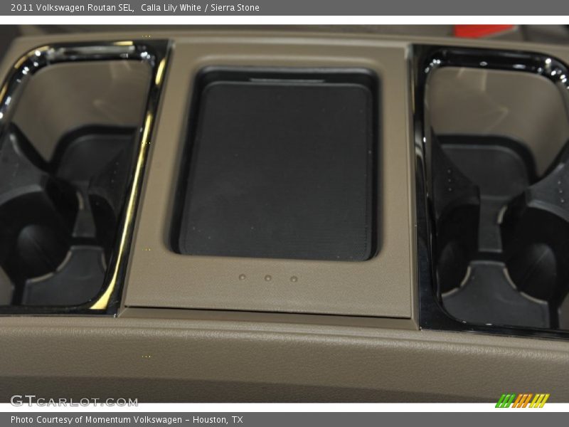 Calla Lily White / Sierra Stone 2011 Volkswagen Routan SEL