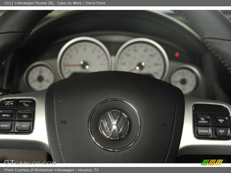 Calla Lily White / Sierra Stone 2011 Volkswagen Routan SEL