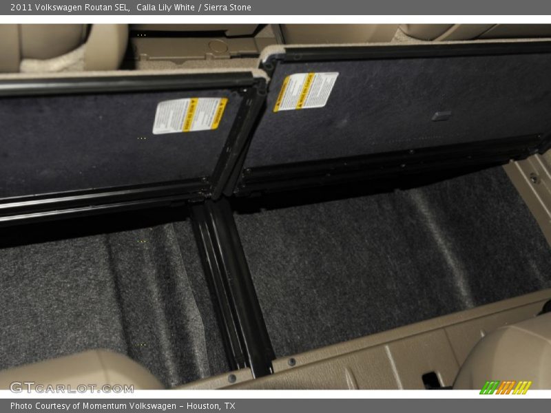 Calla Lily White / Sierra Stone 2011 Volkswagen Routan SEL
