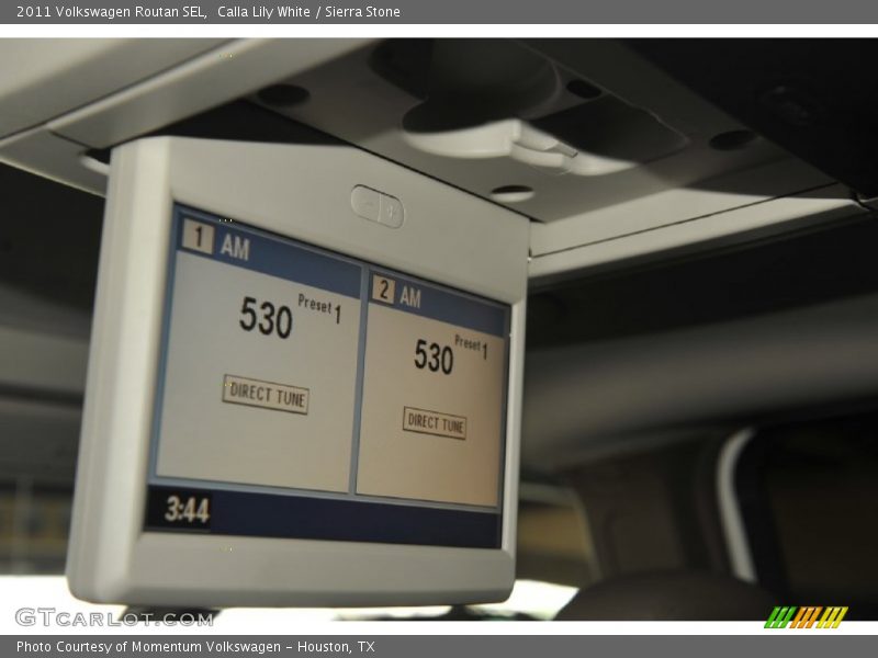 Calla Lily White / Sierra Stone 2011 Volkswagen Routan SEL