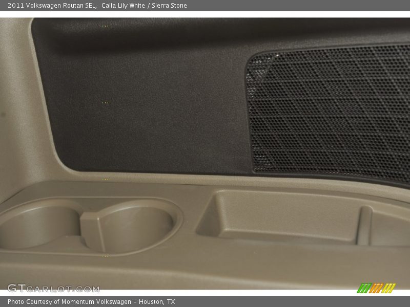 Calla Lily White / Sierra Stone 2011 Volkswagen Routan SEL