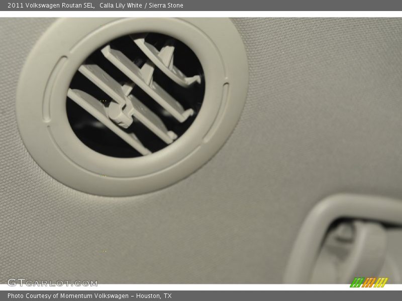 Calla Lily White / Sierra Stone 2011 Volkswagen Routan SEL