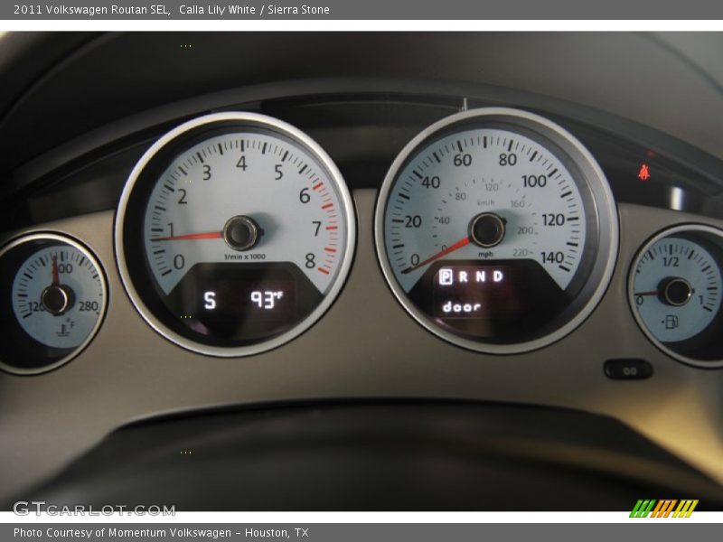 Calla Lily White / Sierra Stone 2011 Volkswagen Routan SEL