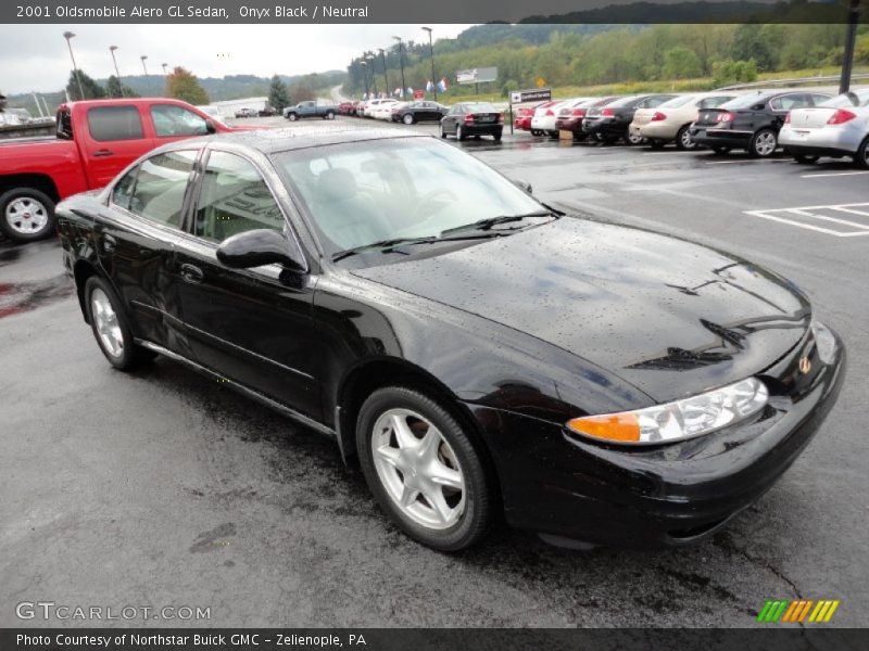 Front 3/4 View of 2001 Alero GL Sedan