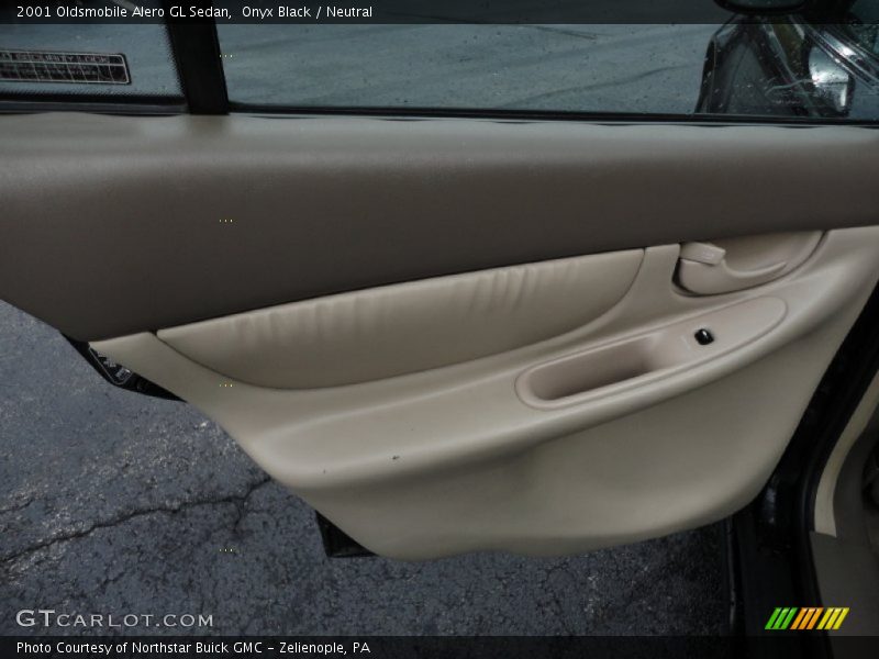 Door Panel of 2001 Alero GL Sedan