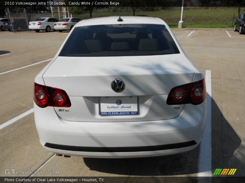 Candy White / Cornsilk Beige 2010 Volkswagen Jetta TDI Sedan