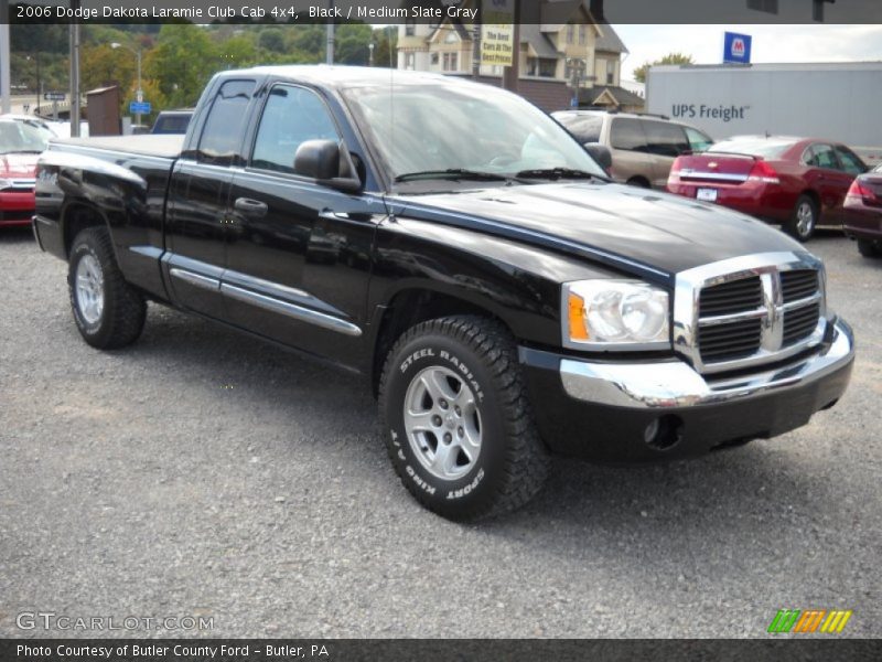 Front 3/4 View of 2006 Dakota Laramie Club Cab 4x4