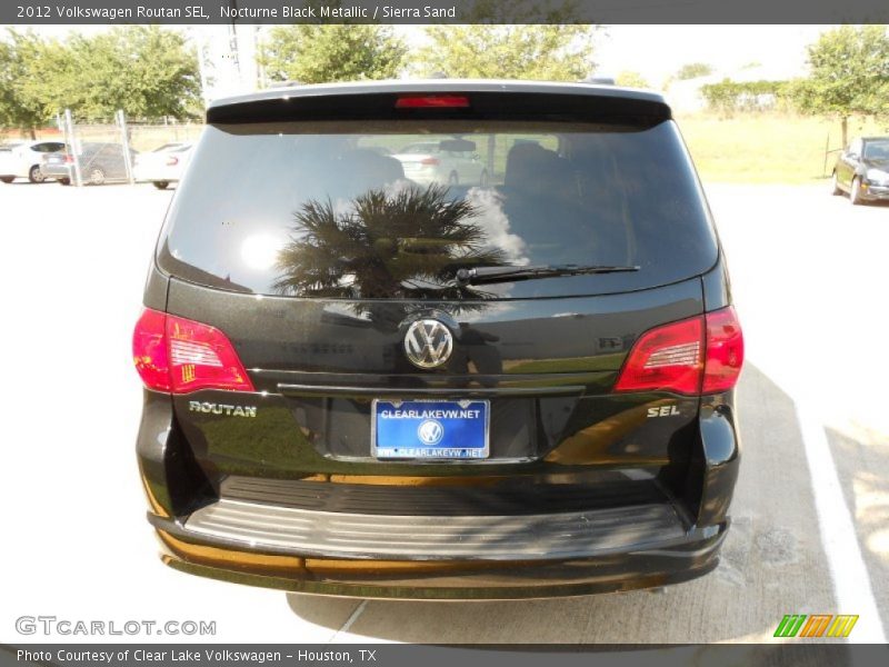 Nocturne Black Metallic / Sierra Sand 2012 Volkswagen Routan SEL
