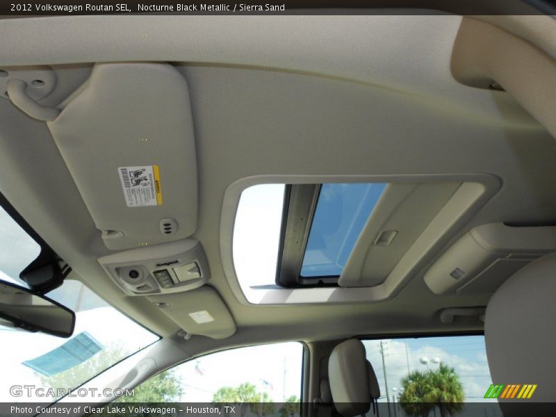 Nocturne Black Metallic / Sierra Sand 2012 Volkswagen Routan SEL