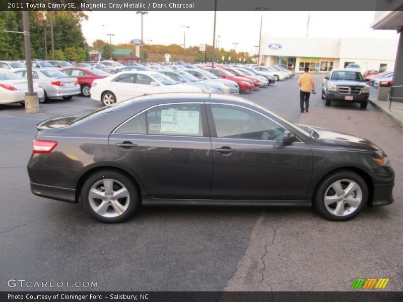 Magnetic Gray Metallic / Dark Charcoal 2011 Toyota Camry SE