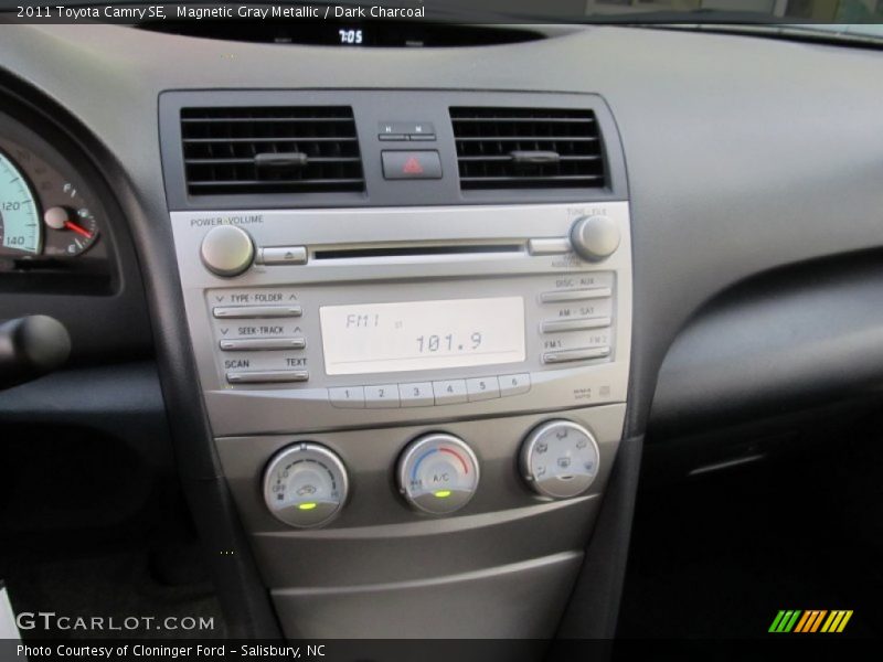 Magnetic Gray Metallic / Dark Charcoal 2011 Toyota Camry SE