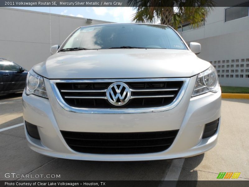 Mercury Silver Metallic / Aero Gray 2011 Volkswagen Routan SE