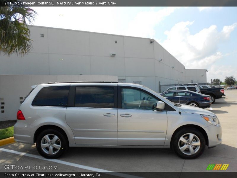 Mercury Silver Metallic / Aero Gray 2011 Volkswagen Routan SE