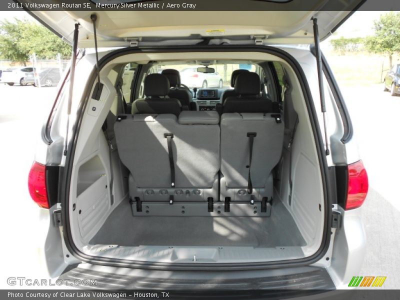 Mercury Silver Metallic / Aero Gray 2011 Volkswagen Routan SE