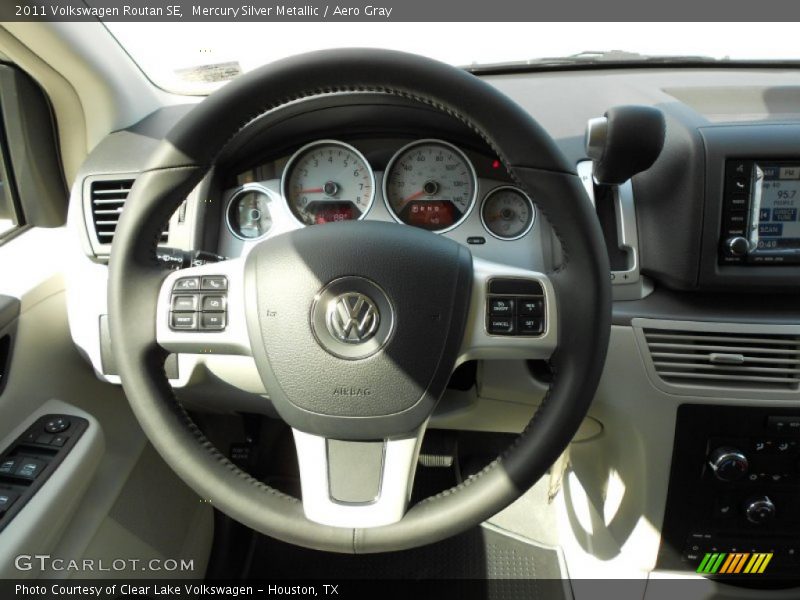 Mercury Silver Metallic / Aero Gray 2011 Volkswagen Routan SE