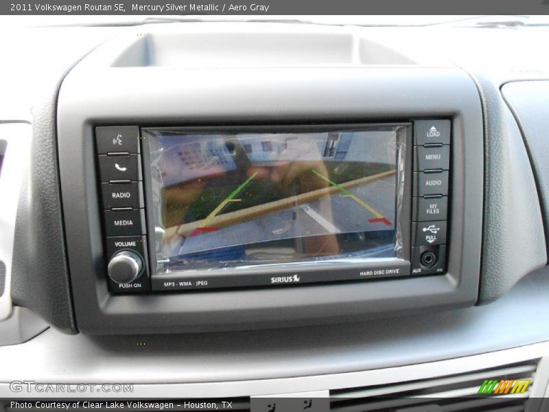 Mercury Silver Metallic / Aero Gray 2011 Volkswagen Routan SE