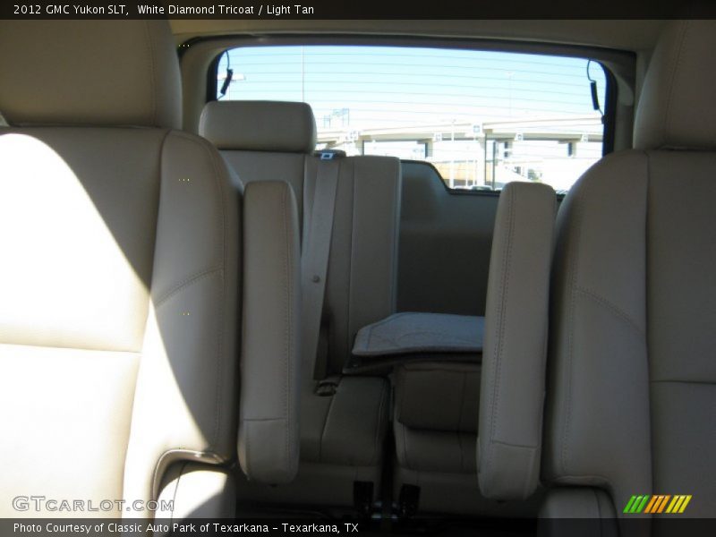White Diamond Tricoat / Light Tan 2012 GMC Yukon SLT