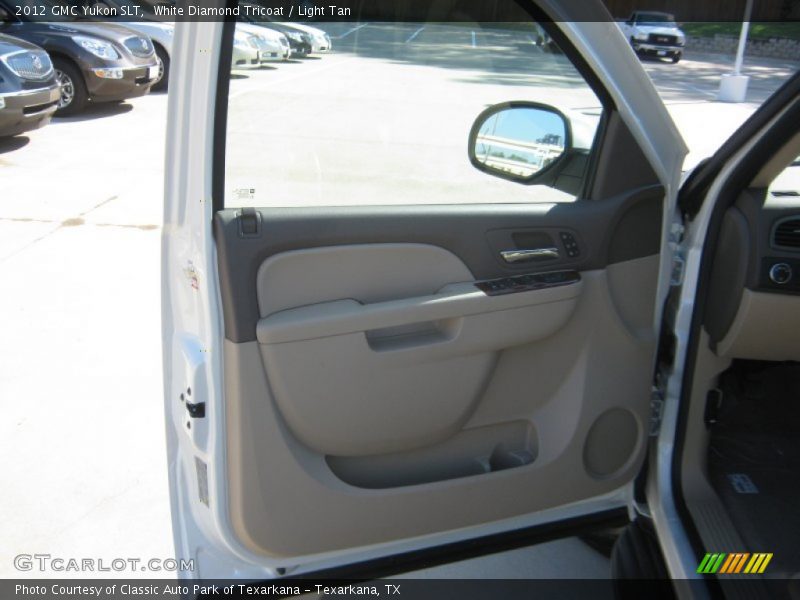 White Diamond Tricoat / Light Tan 2012 GMC Yukon SLT