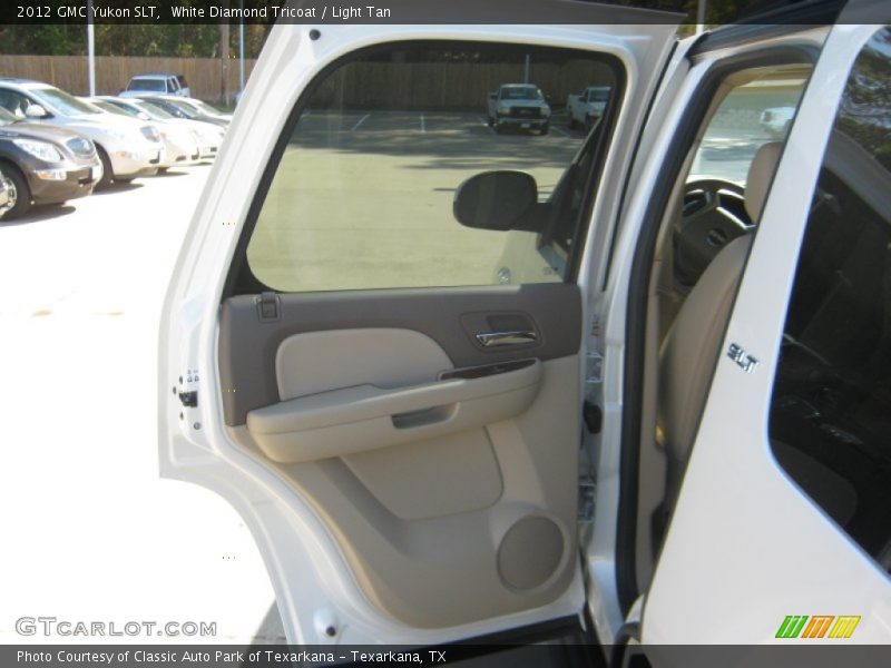 White Diamond Tricoat / Light Tan 2012 GMC Yukon SLT