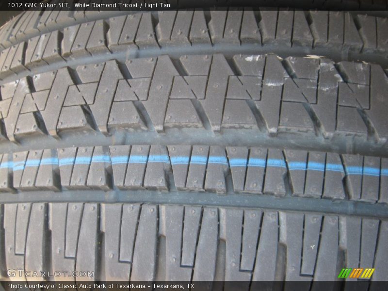 White Diamond Tricoat / Light Tan 2012 GMC Yukon SLT