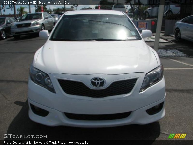 Super White / Ash Gray 2010 Toyota Camry SE
