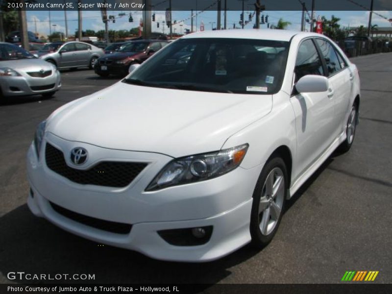 Super White / Ash Gray 2010 Toyota Camry SE