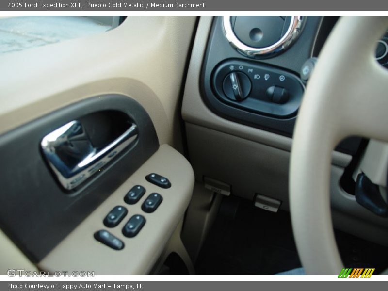 Pueblo Gold Metallic / Medium Parchment 2005 Ford Expedition XLT