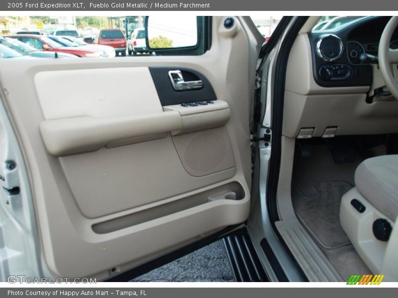 Pueblo Gold Metallic / Medium Parchment 2005 Ford Expedition XLT