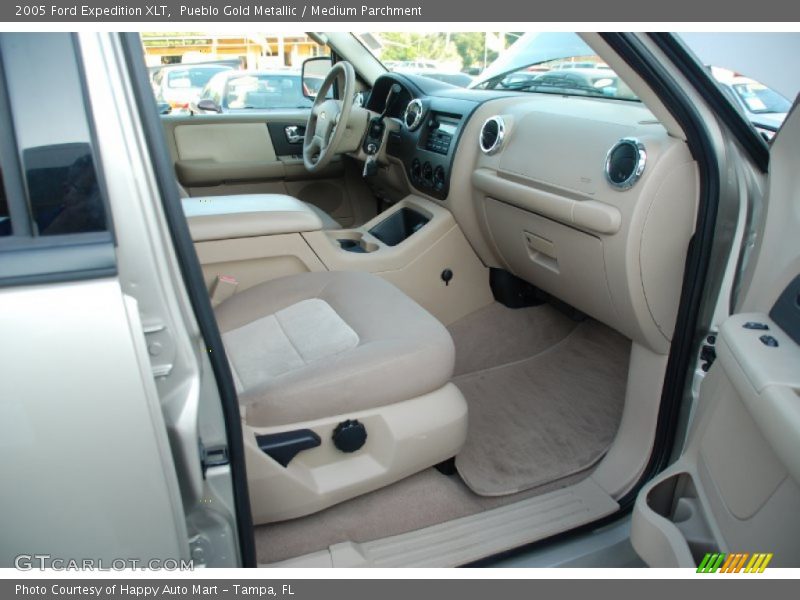 Pueblo Gold Metallic / Medium Parchment 2005 Ford Expedition XLT
