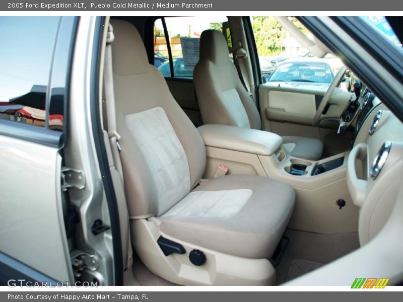Pueblo Gold Metallic / Medium Parchment 2005 Ford Expedition XLT