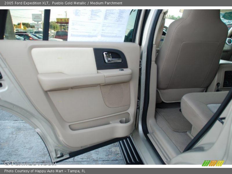 Pueblo Gold Metallic / Medium Parchment 2005 Ford Expedition XLT