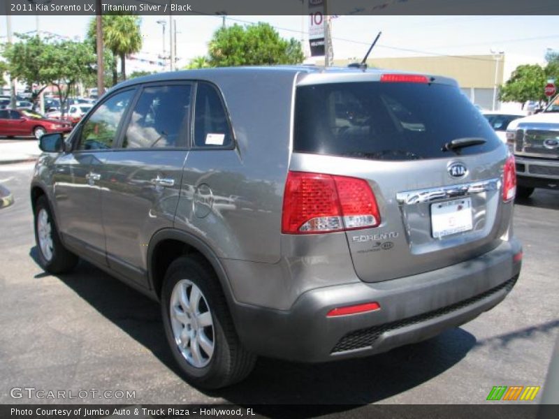 Titanium Silver / Black 2011 Kia Sorento LX