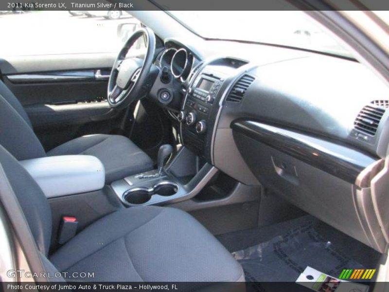 Titanium Silver / Black 2011 Kia Sorento LX