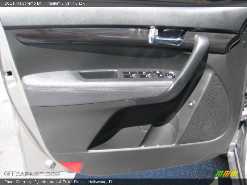 Titanium Silver / Black 2011 Kia Sorento LX