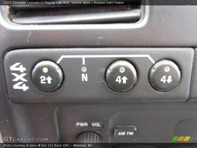 Summit White / Medium Dark Pewter 2005 Chevrolet Colorado LS Regular Cab 4x4