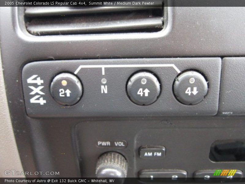 Summit White / Medium Dark Pewter 2005 Chevrolet Colorado LS Regular Cab 4x4
