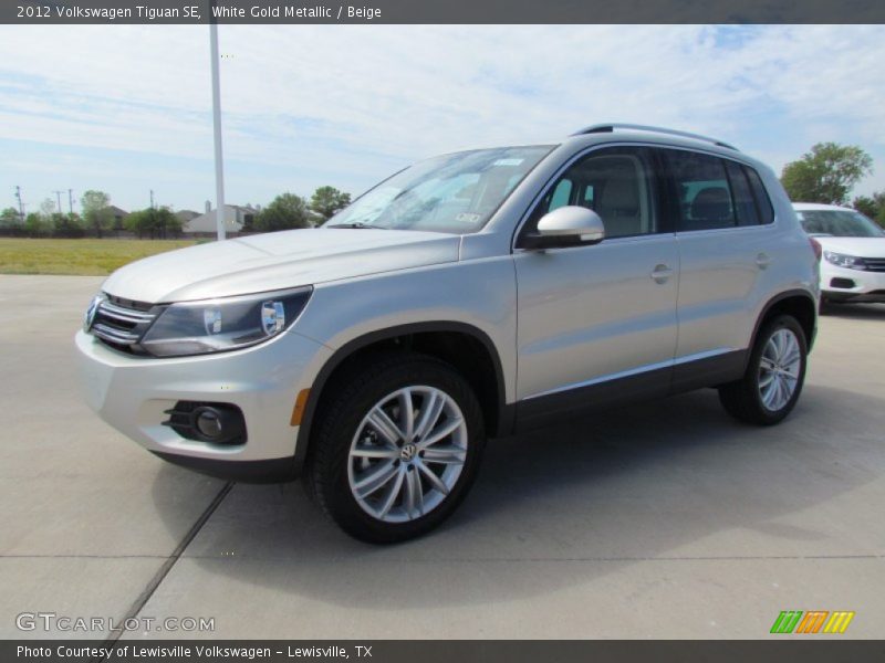 Front 3/4 View of 2012 Tiguan SE