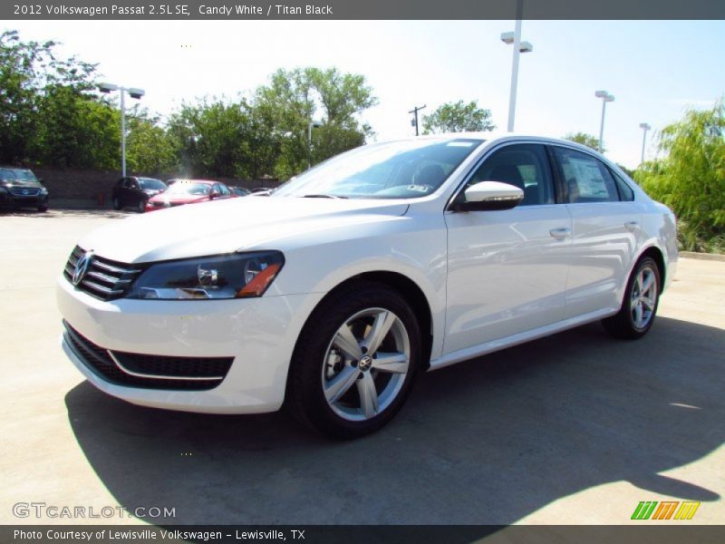 Candy White / Titan Black 2012 Volkswagen Passat 2.5L SE