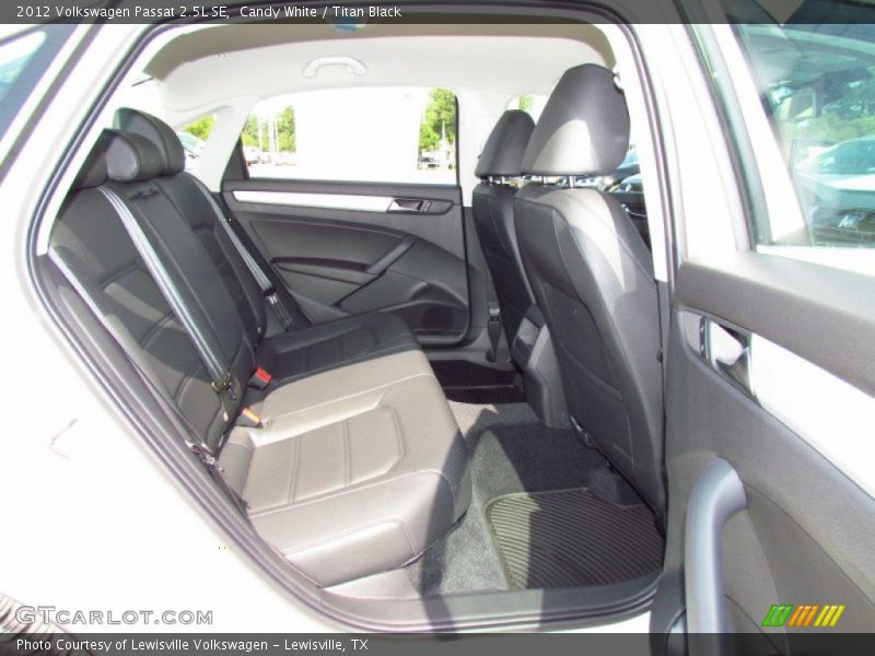 Candy White / Titan Black 2012 Volkswagen Passat 2.5L SE