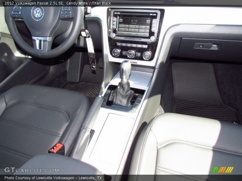 Candy White / Titan Black 2012 Volkswagen Passat 2.5L SE