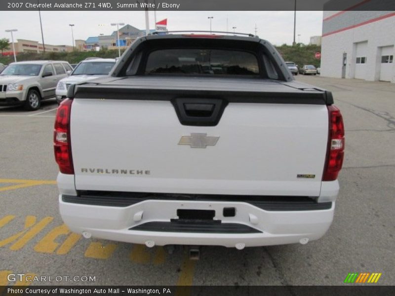 Summit White / Ebony 2007 Chevrolet Avalanche Z71 4WD