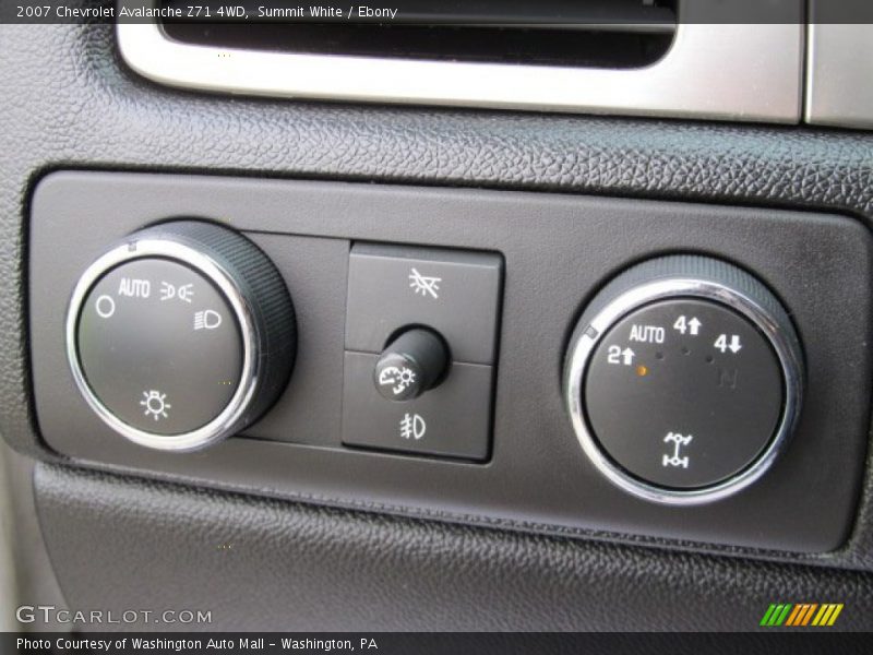 Summit White / Ebony 2007 Chevrolet Avalanche Z71 4WD