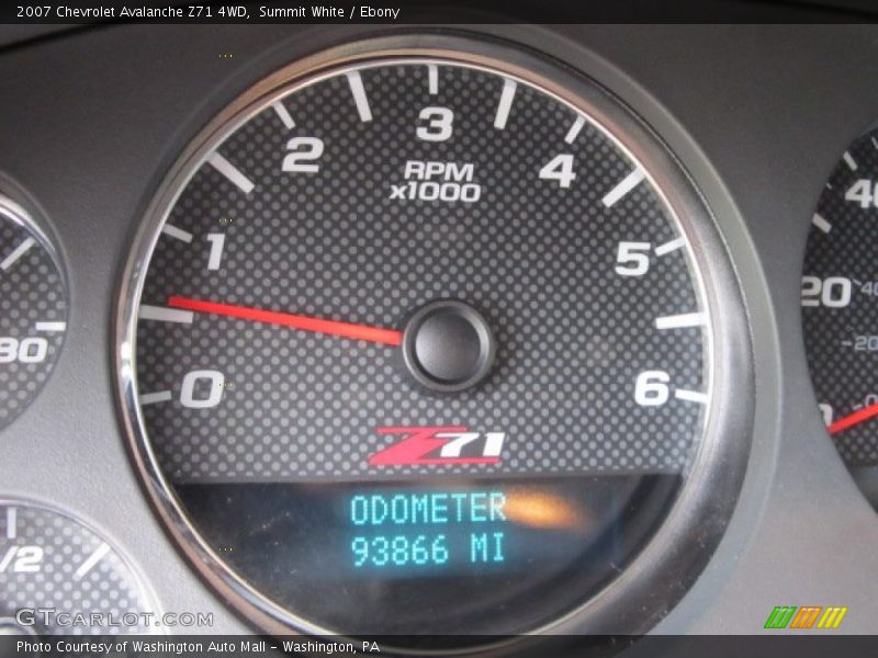 Summit White / Ebony 2007 Chevrolet Avalanche Z71 4WD