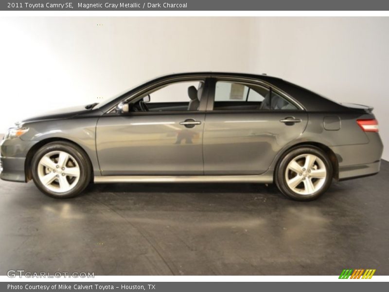 Magnetic Gray Metallic / Dark Charcoal 2011 Toyota Camry SE