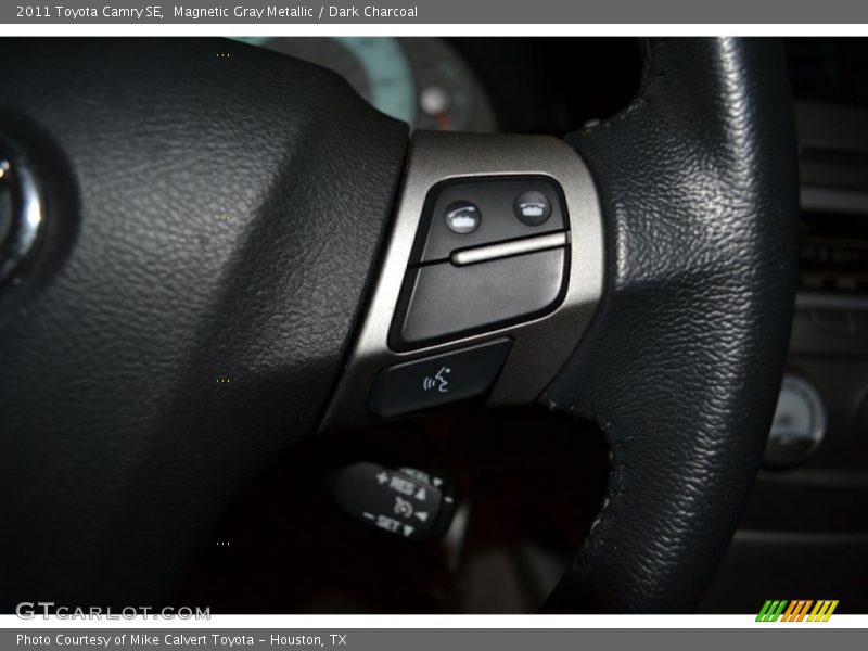 Magnetic Gray Metallic / Dark Charcoal 2011 Toyota Camry SE