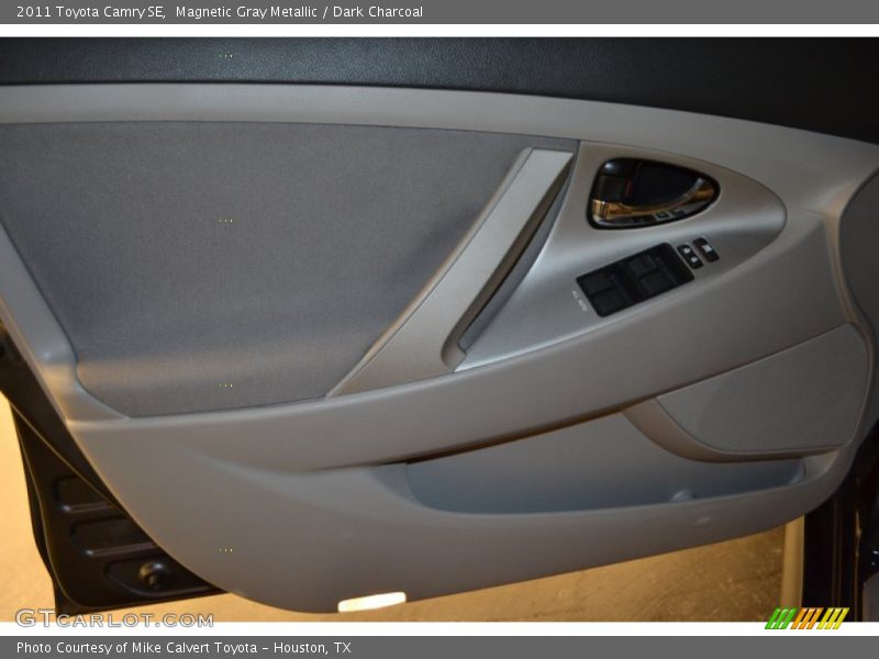 Magnetic Gray Metallic / Dark Charcoal 2011 Toyota Camry SE